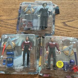 Star Trek Voyager Starfleet 4.5” Figures Playmates Complete in Open Packages.